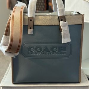 BNWT COACH FIELD TOTE COLORBLOCK WITH COACH BADGE:NWT SAGE/MULTI C5026